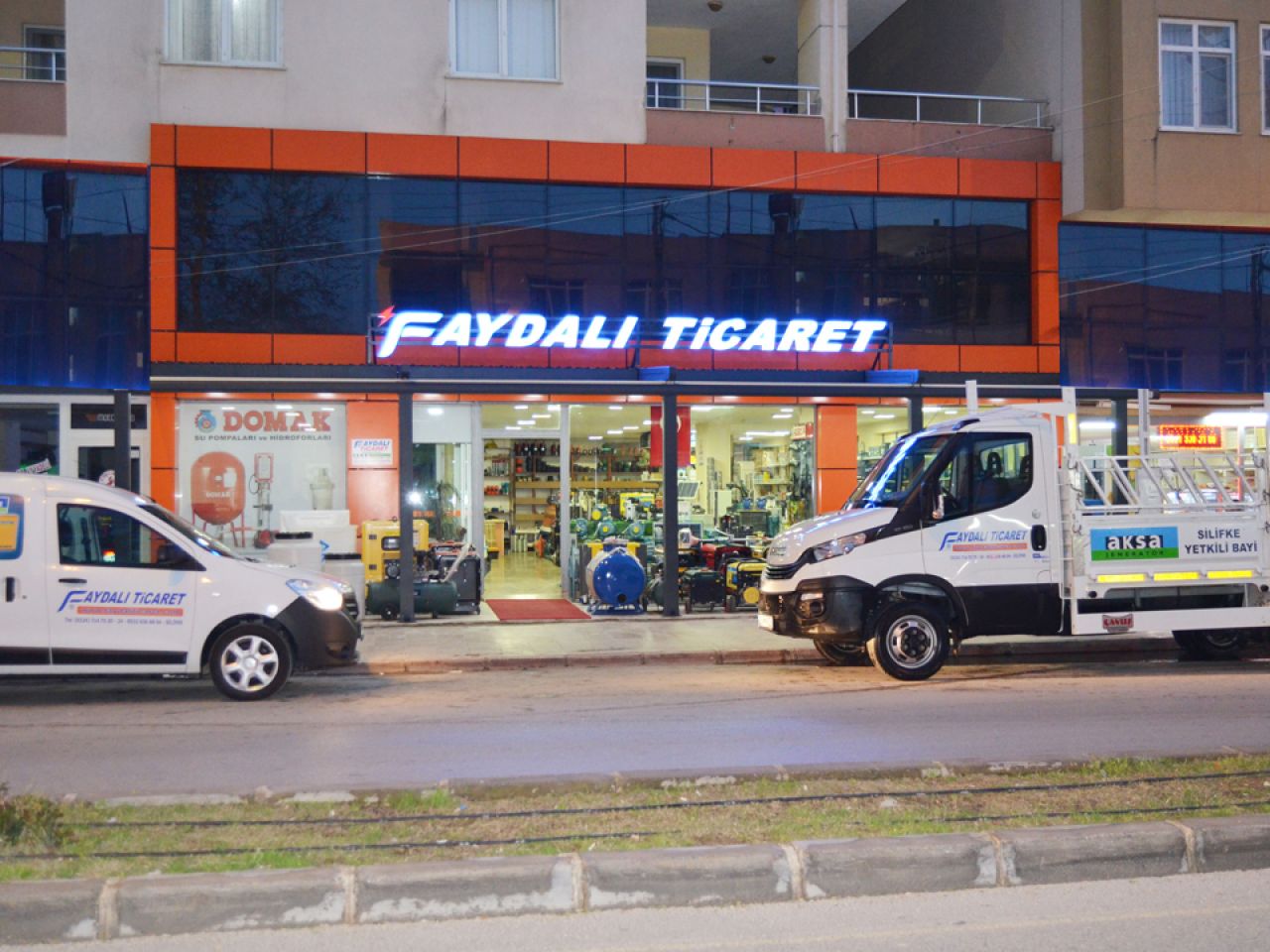 Faydalı Ticaret Ailesine Katılın