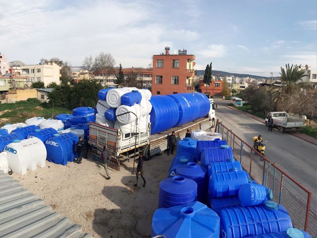 Su Deposu Sevkiyatı - Plastik su depolarının müşteriye teslimi