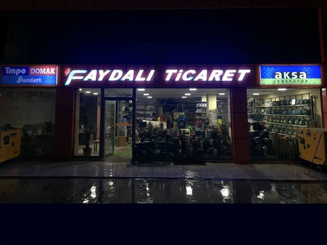 Mağazamız - Akşam saatlerinde mağazamız